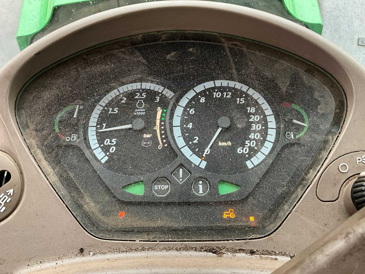 Farm tractor 2015 JOHN DEERE 6210R FOUR WHEEL DRIVE FARM TRACTOR: picture 10