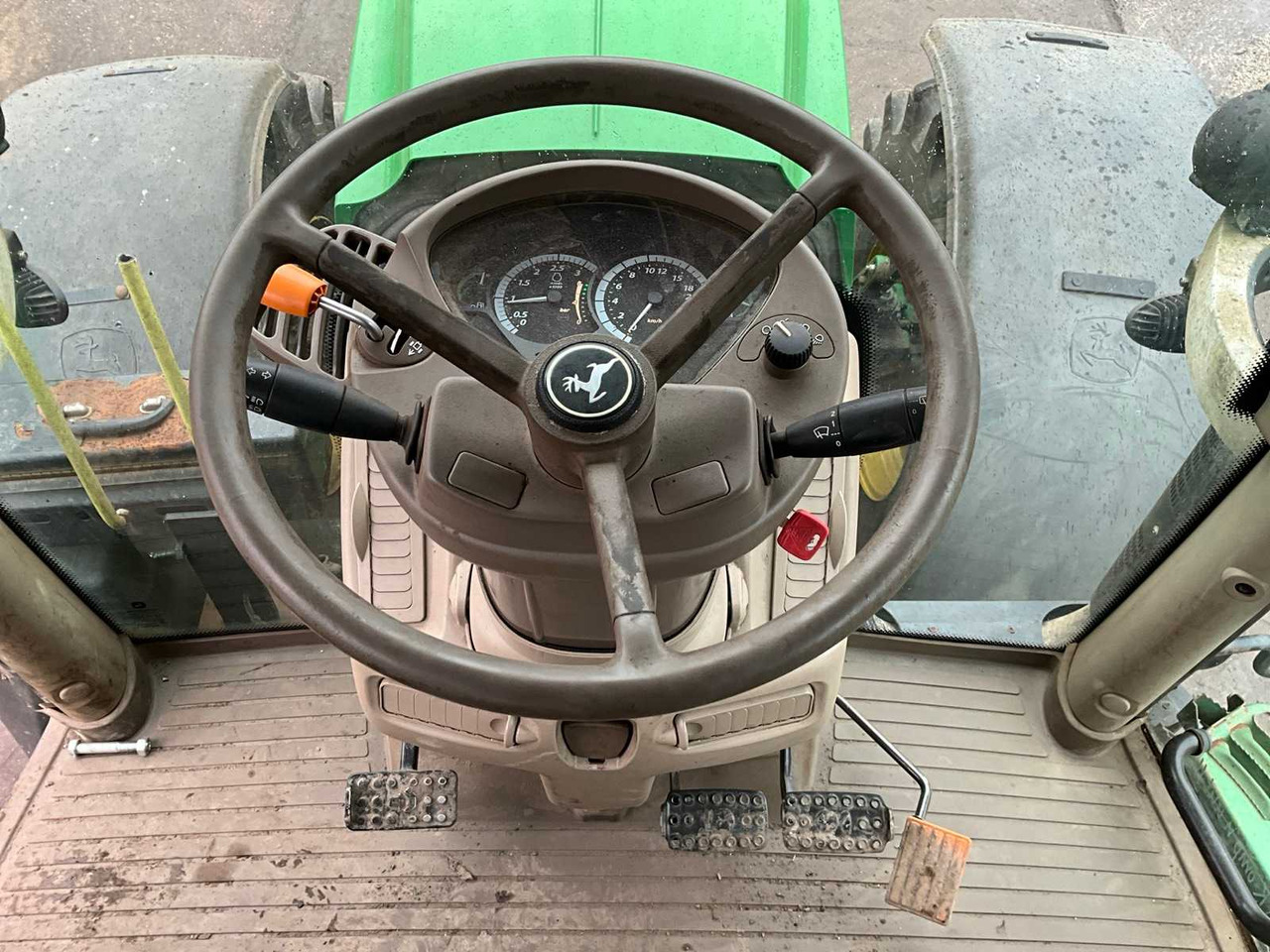 Farm tractor 2015 JOHN DEERE 6210R FOUR WHEEL DRIVE FARM TRACTOR: picture 9