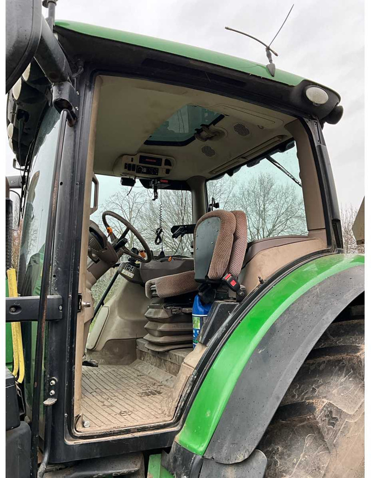 Farm tractor 2015 JOHN DEERE 6210R FOUR WHEEL DRIVE FARM TRACTOR: picture 7