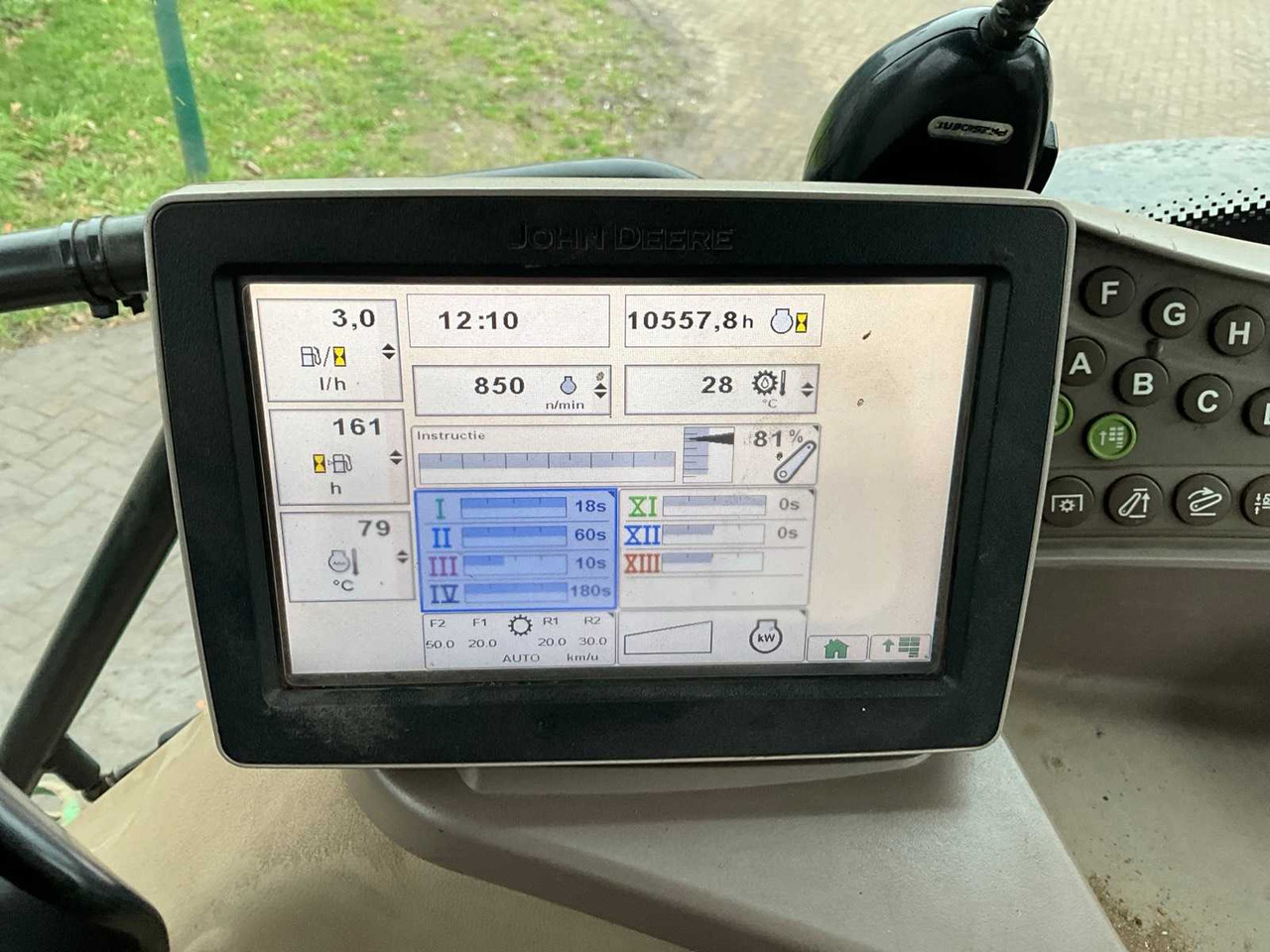 Farm tractor 2015 JOHN DEERE 6210R FOUR WHEEL DRIVE FARM TRACTOR: picture 13