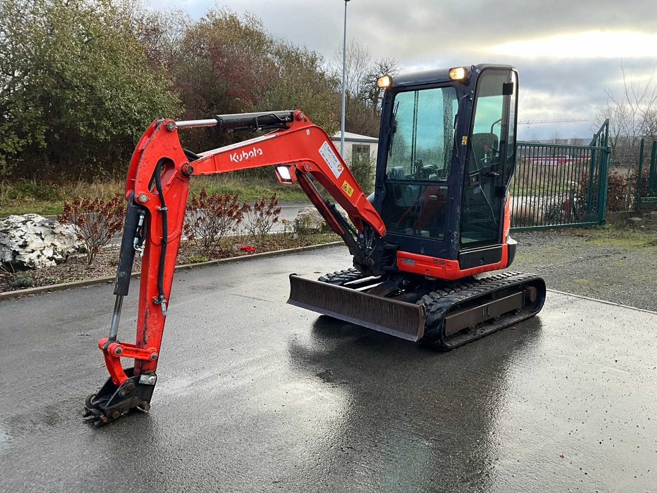 2015 KUBOTA U27-4 MINI EXCAVATOR - Mini excavator: picture 1 2015 KUBOTA U27-4 MINI EXCAVATOR - Mini excavator: picture 1