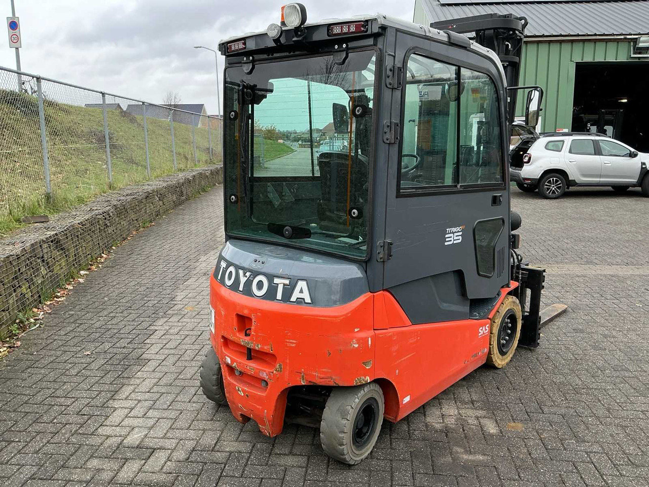 2017 TOYOTA 8FBMT35 FORKLIFT - Forklift: picture 5 2017 TOYOTA 8FBMT35 FORKLIFT - Forklift: picture 5