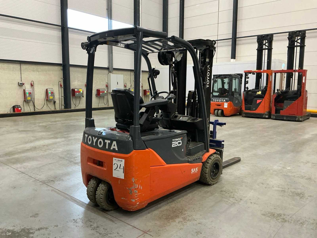 2023 TOYOTA 8FBE20T ELECTRIC FORKLIFT - Forklift: picture 4 2023 TOYOTA 8FBE20T ELECTRIC FORKLIFT - Forklift: picture 4
