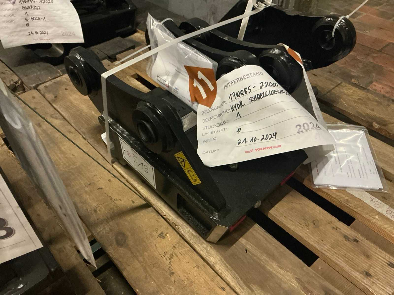 2024 YANMAR HC08-2V QUICK COUPLER, HYDR. - Wheel loader: picture 2 2024 YANMAR HC08-2V QUICK COUPLER, HYDR. - Wheel loader: picture 2