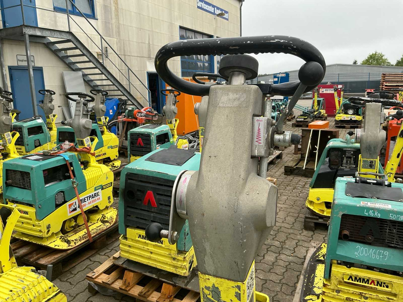 Vibratory plate Ammann APH 6530: picture 10