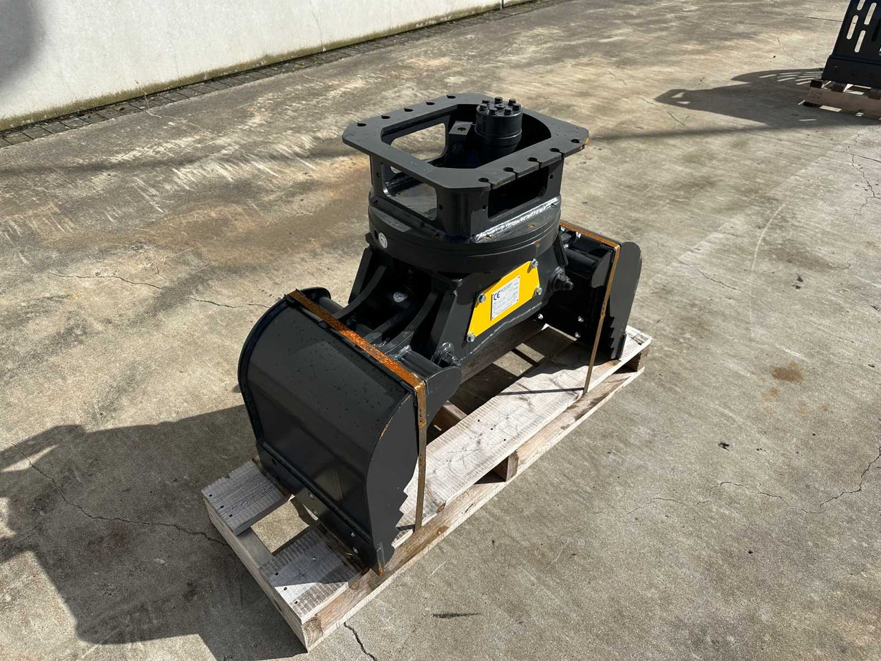 Mustang GRP150CH - Attachment for Construction machinery: picture 2 Mustang GRP150CH - Attachment for Construction machinery: picture 2