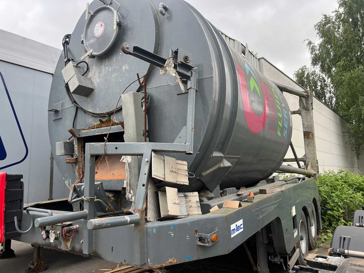 BERO - Concrete mixer semi-trailer: picture 1 BERO - Concrete mixer semi-trailer: picture 1