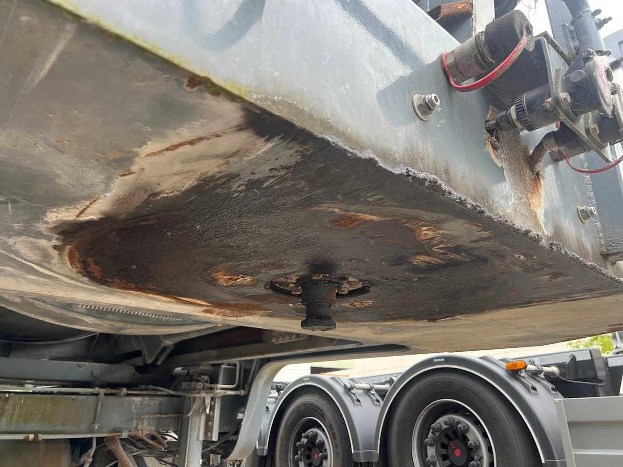 BERO - Concrete mixer semi-trailer: picture 4 BERO - Concrete mixer semi-trailer: picture 4