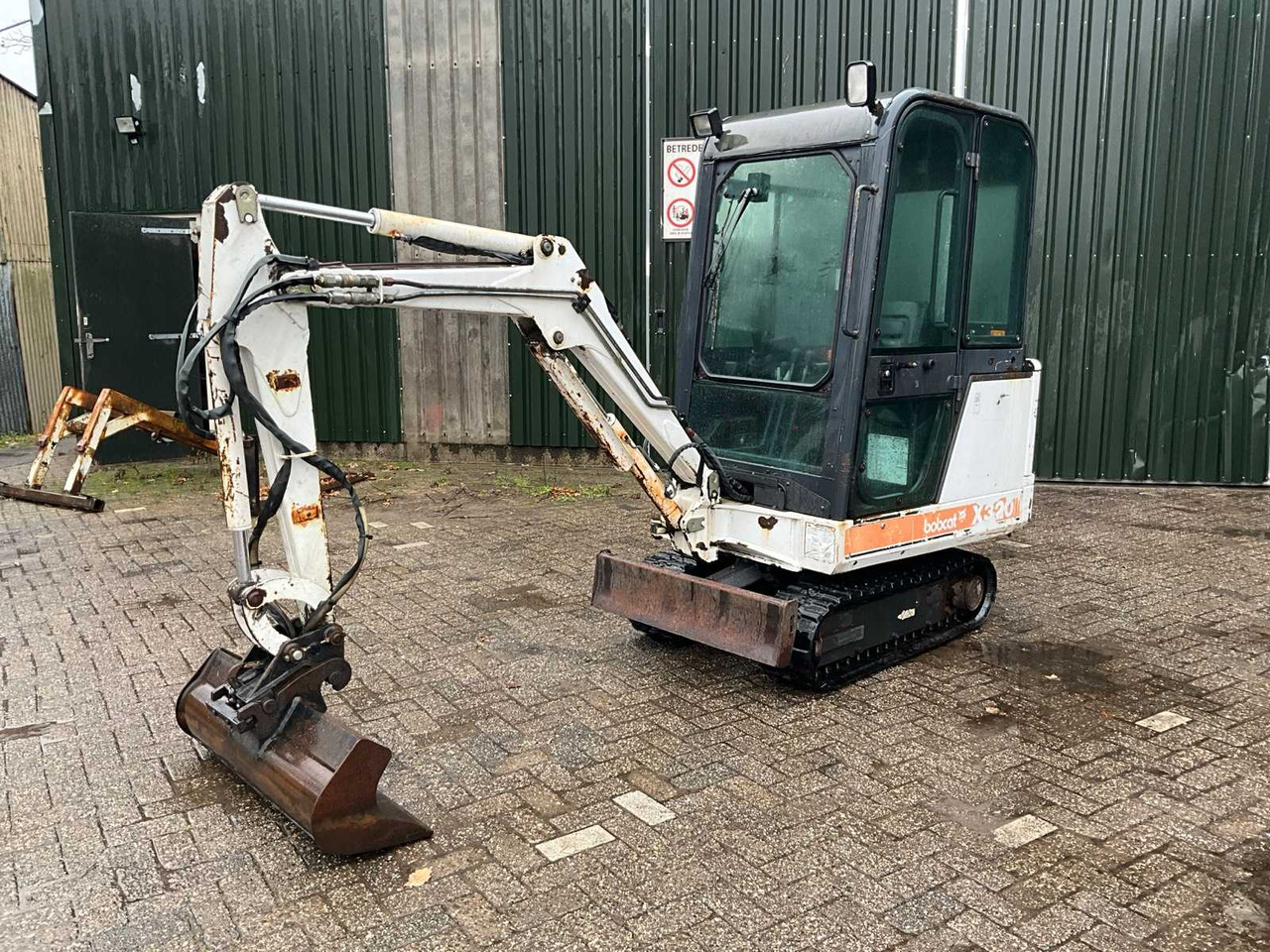 BOBCAT X320 MINI EXCAVATOR - Mini excavator: picture 1 BOBCAT X320 MINI EXCAVATOR - Mini excavator: picture 1
