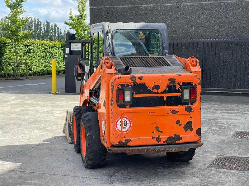 Bobcat S450 - Skid steer loader: picture 2 Bobcat S450 - Skid steer loader: picture 2