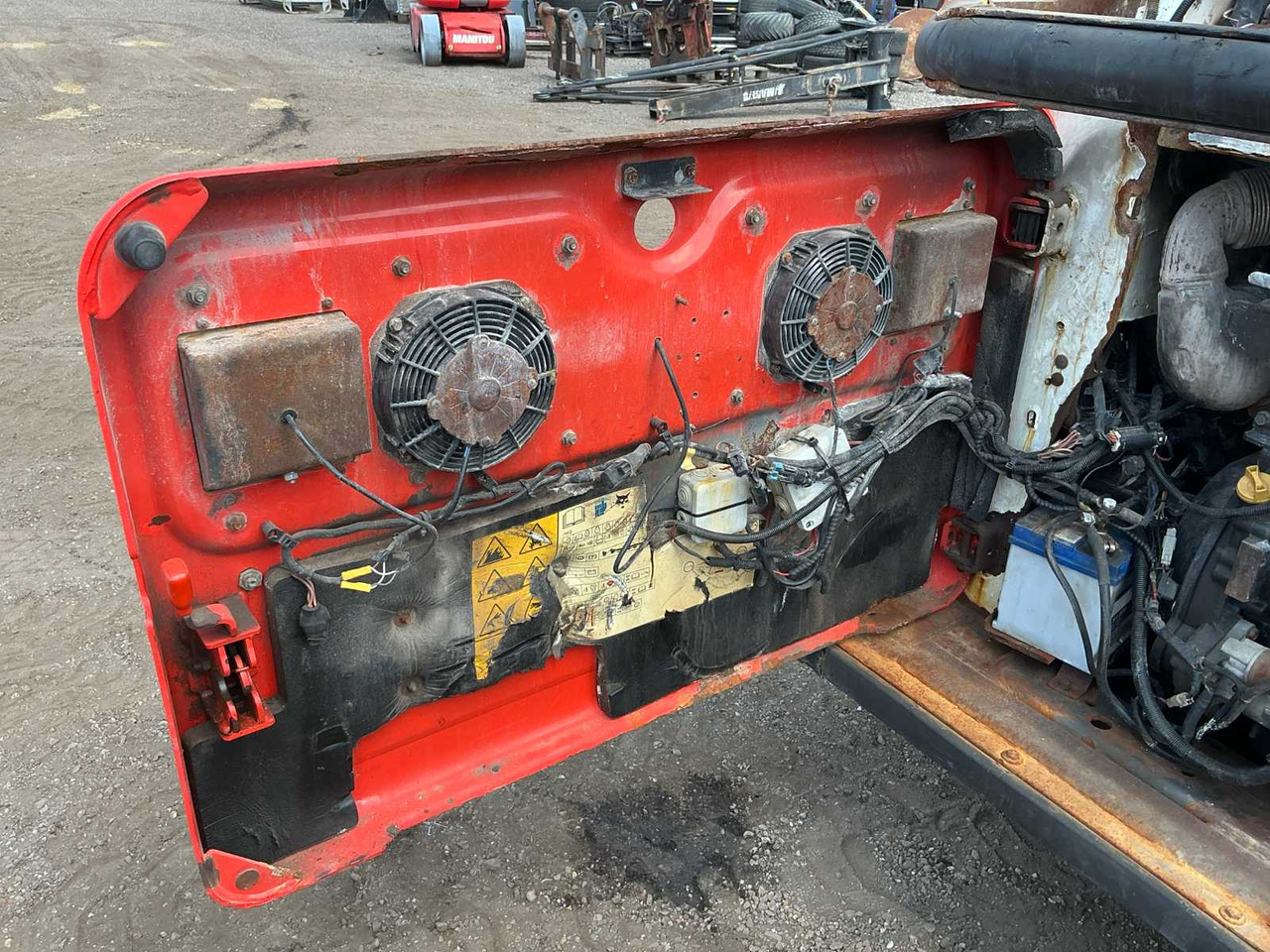 Skid steer loader Bobcat S850: picture 14
