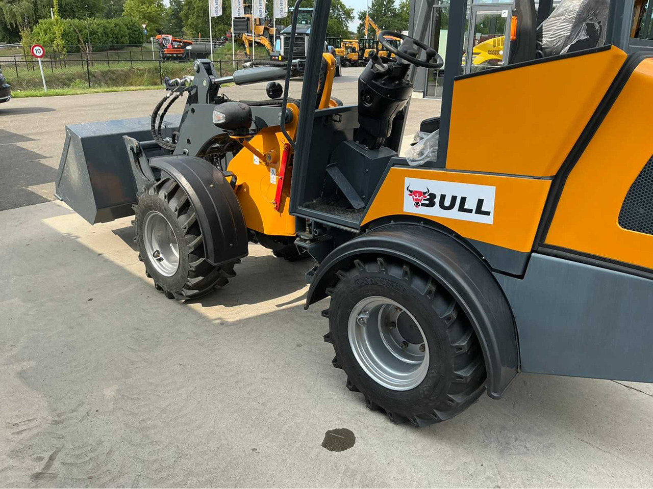 Wheel loader Bull WL35LF: picture 7