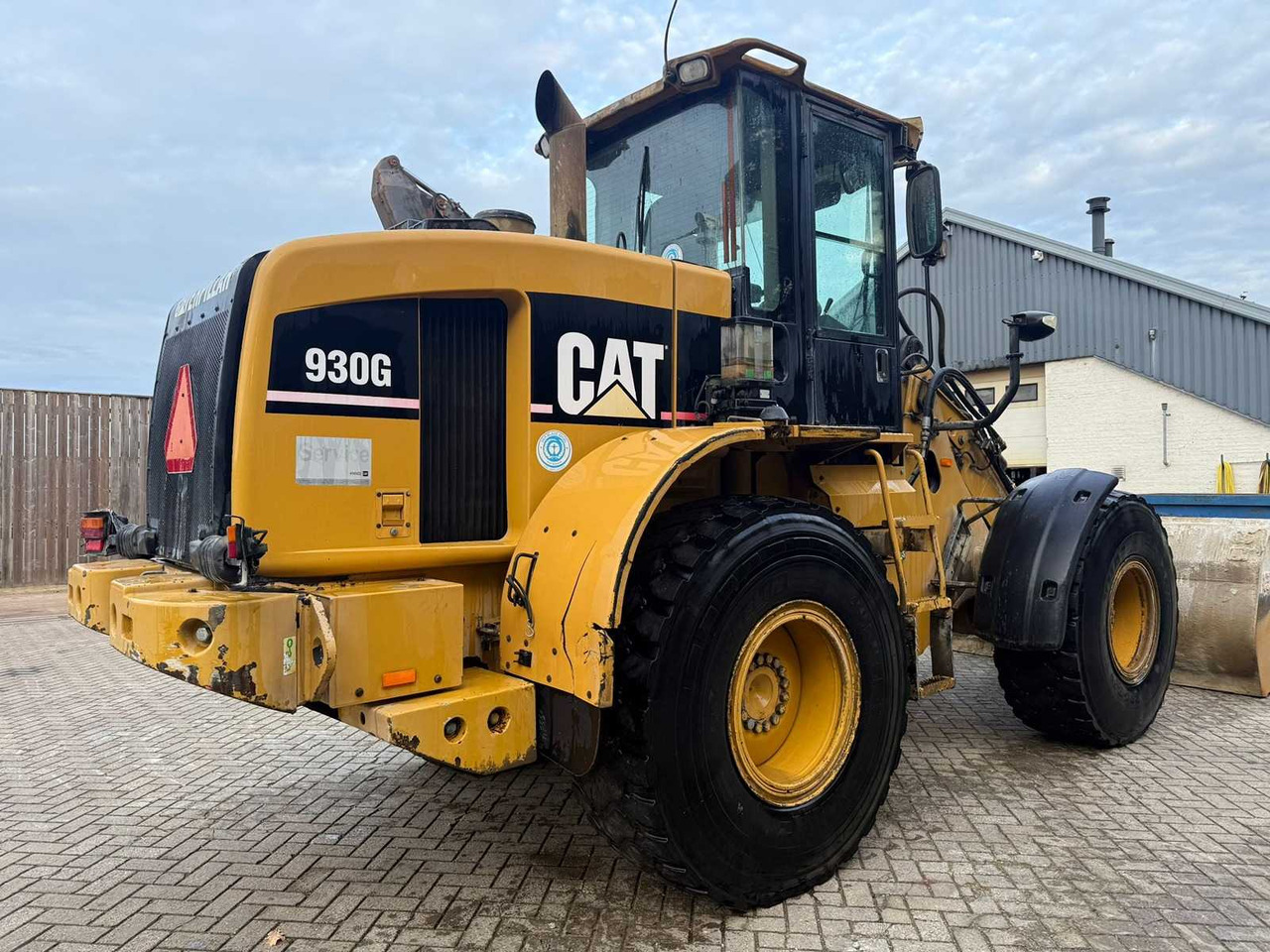 CAT - 930G - 8009 HOURS - SHOVEL INCL. BAK AND QUICK CHANGE - Wheel loader: picture 4 CAT - 930G - 8009 HOURS - SHOVEL INCL. BAK AND QUICK CHANGE - Wheel loader: picture 4