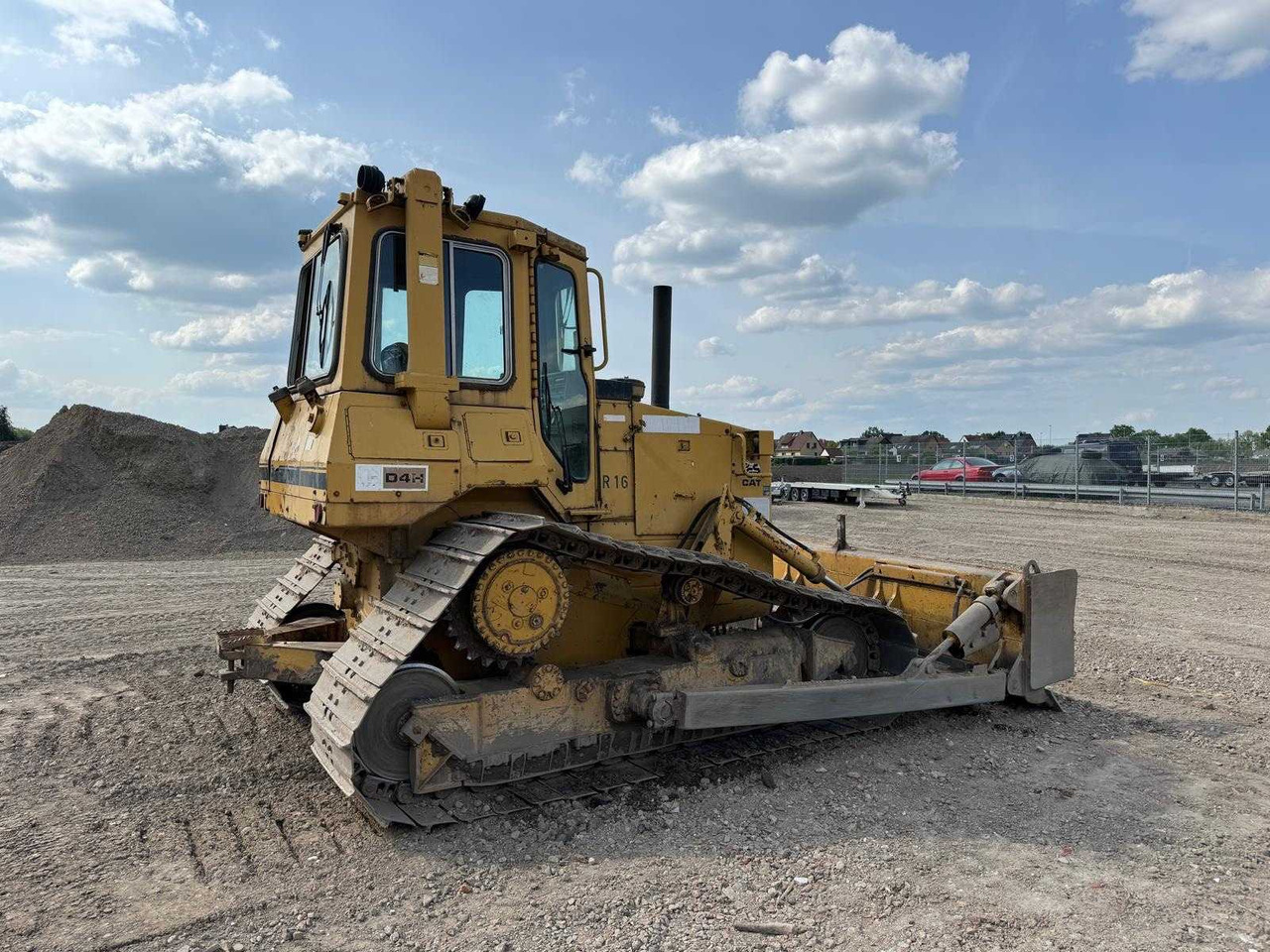 CATERPILLAR D4H BULLDOZER - Bulldozer: picture 2 CATERPILLAR D4H BULLDOZER - Bulldozer: picture 2