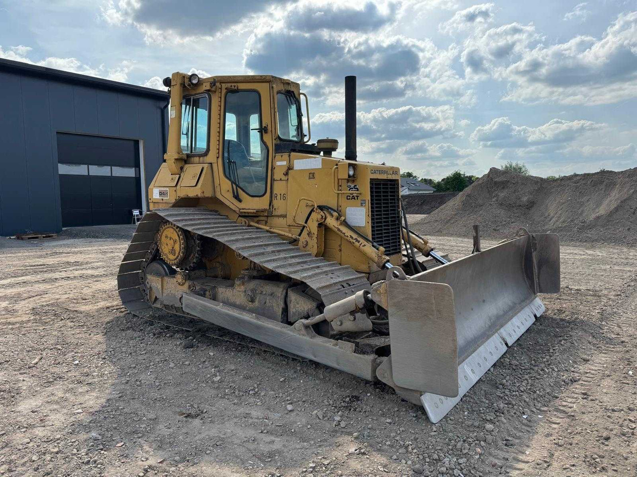 CATERPILLAR D4H BULLDOZER - Bulldozer: picture 4 CATERPILLAR D4H BULLDOZER - Bulldozer: picture 4