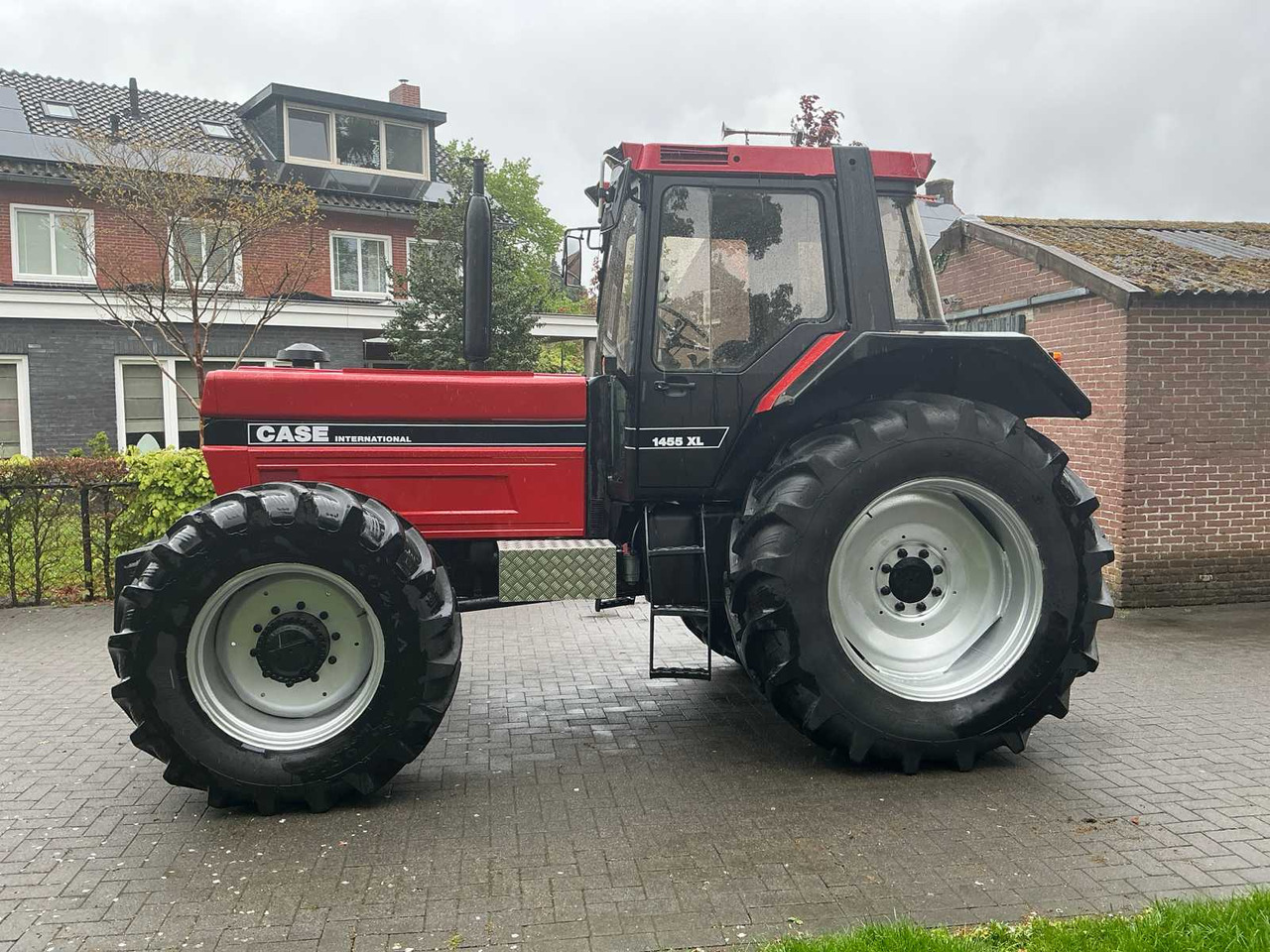 Case International 1455XL - Farm tractor: picture 2 Case International 1455XL - Farm tractor: picture 2