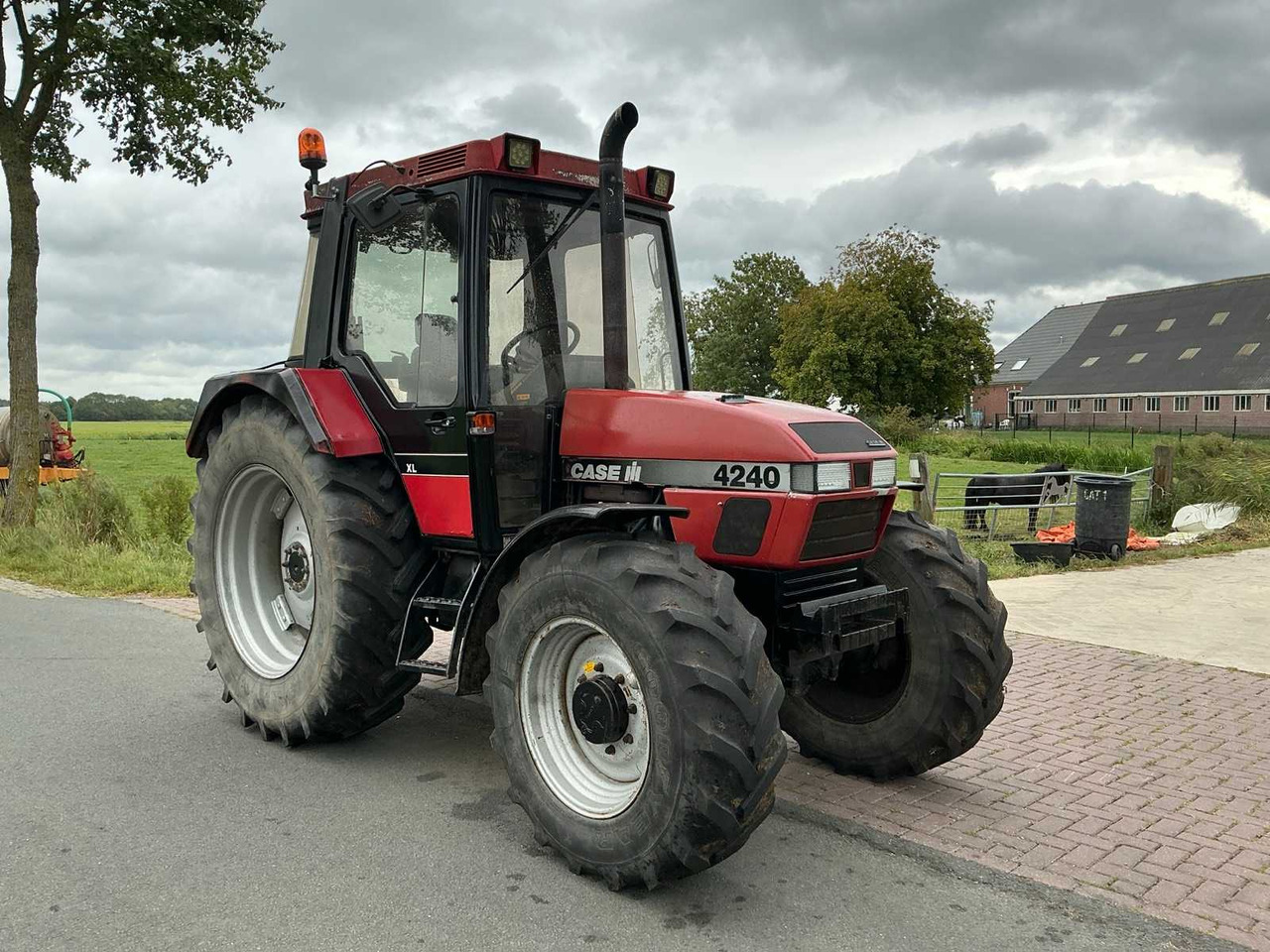 Case ih 4230 xl - Farm tractor: picture 5 Case ih 4230 xl - Farm tractor: picture 5