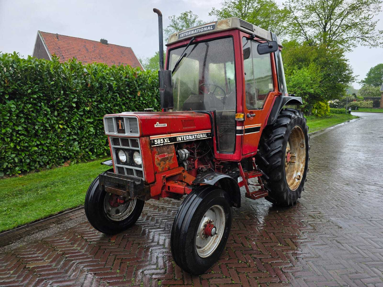 Case international 585XL - Farm tractor: picture 1 Case international 585XL - Farm tractor: picture 1