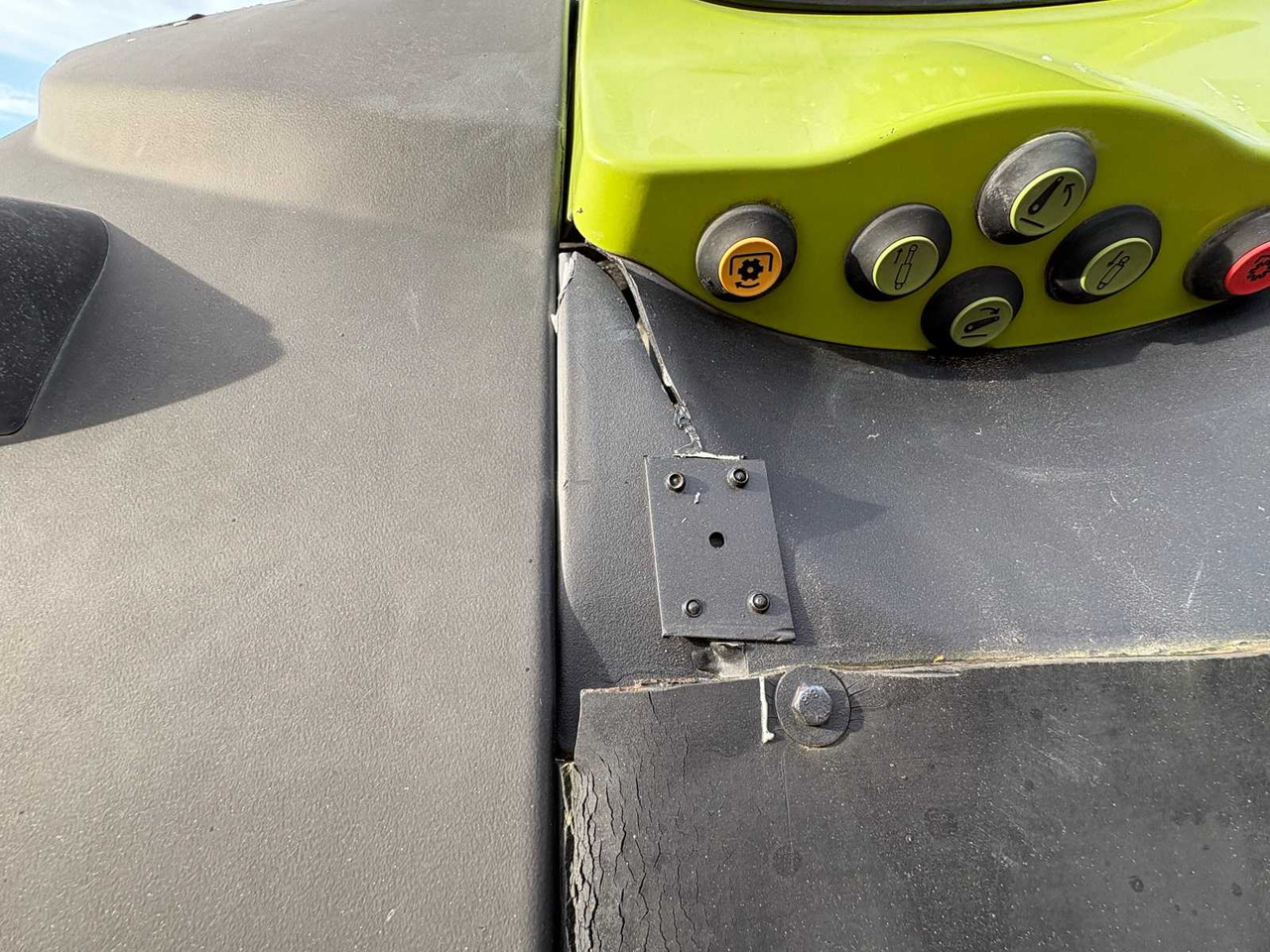 Farm tractor Claas CLAAS ARION 850 C-MATIC FARM TRACTOR WITH ALL-WHEEL DRIVE: picture 17