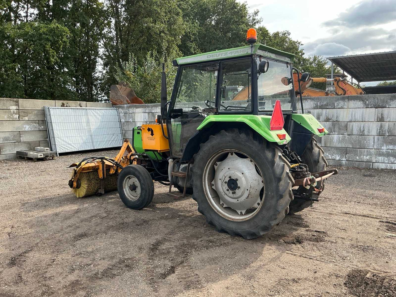 Deutz-Fahr DX3.30 - Farm tractor: picture 3 Deutz-Fahr DX3.30 - Farm tractor: picture 3