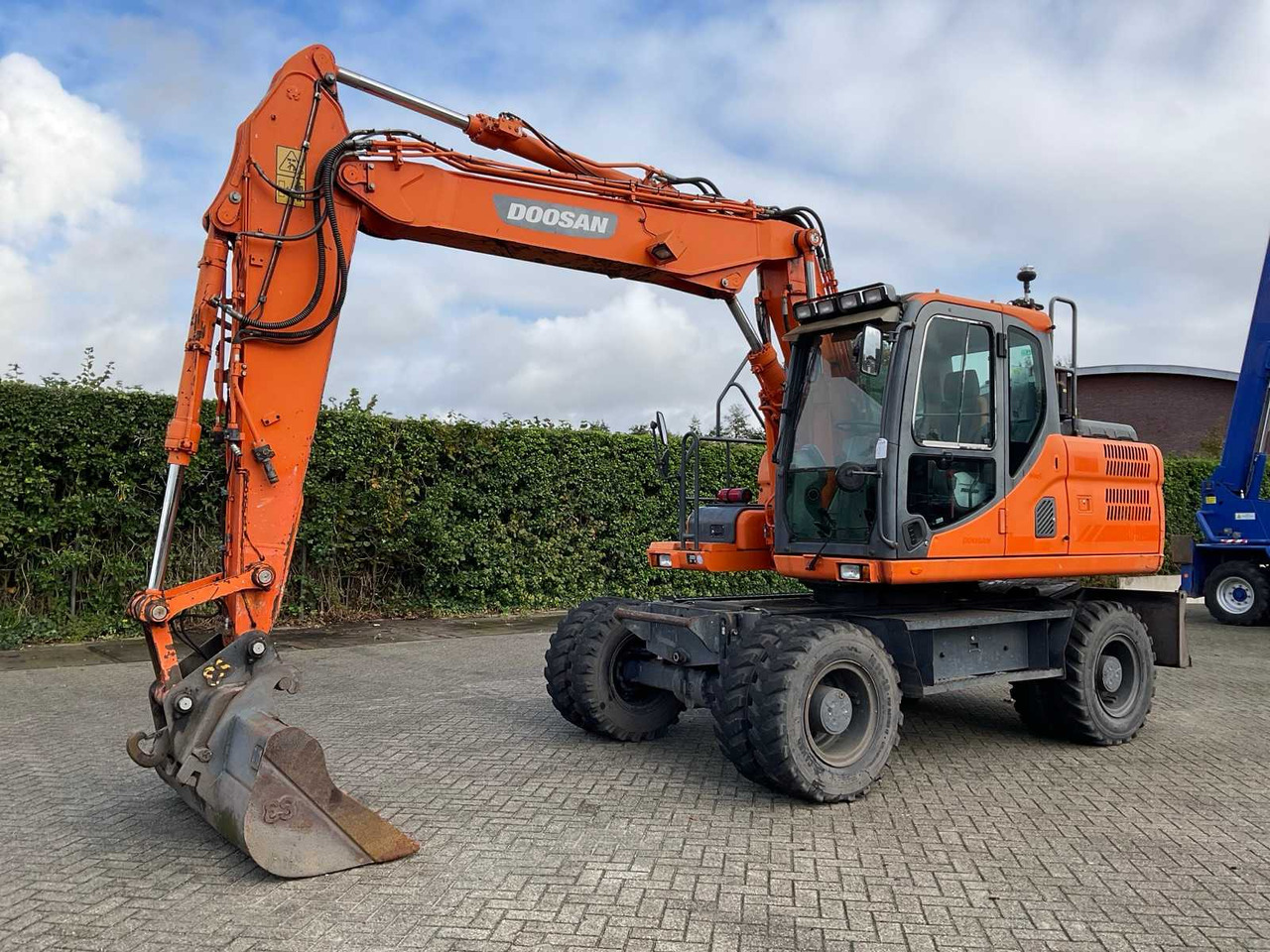 Doosan 2015 DOOSAN DX140W-3 WHEELED EXCAVATOR - Wheel excavator: picture 1 Doosan 2015 DOOSAN DX140W-3 WHEELED EXCAVATOR - Wheel excavator: picture 1