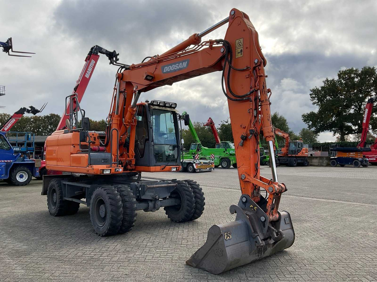 Doosan 2015 DOOSAN DX140W-3 WHEELED EXCAVATOR - Wheel excavator: picture 4 Doosan 2015 DOOSAN DX140W-3 WHEELED EXCAVATOR - Wheel excavator: picture 4