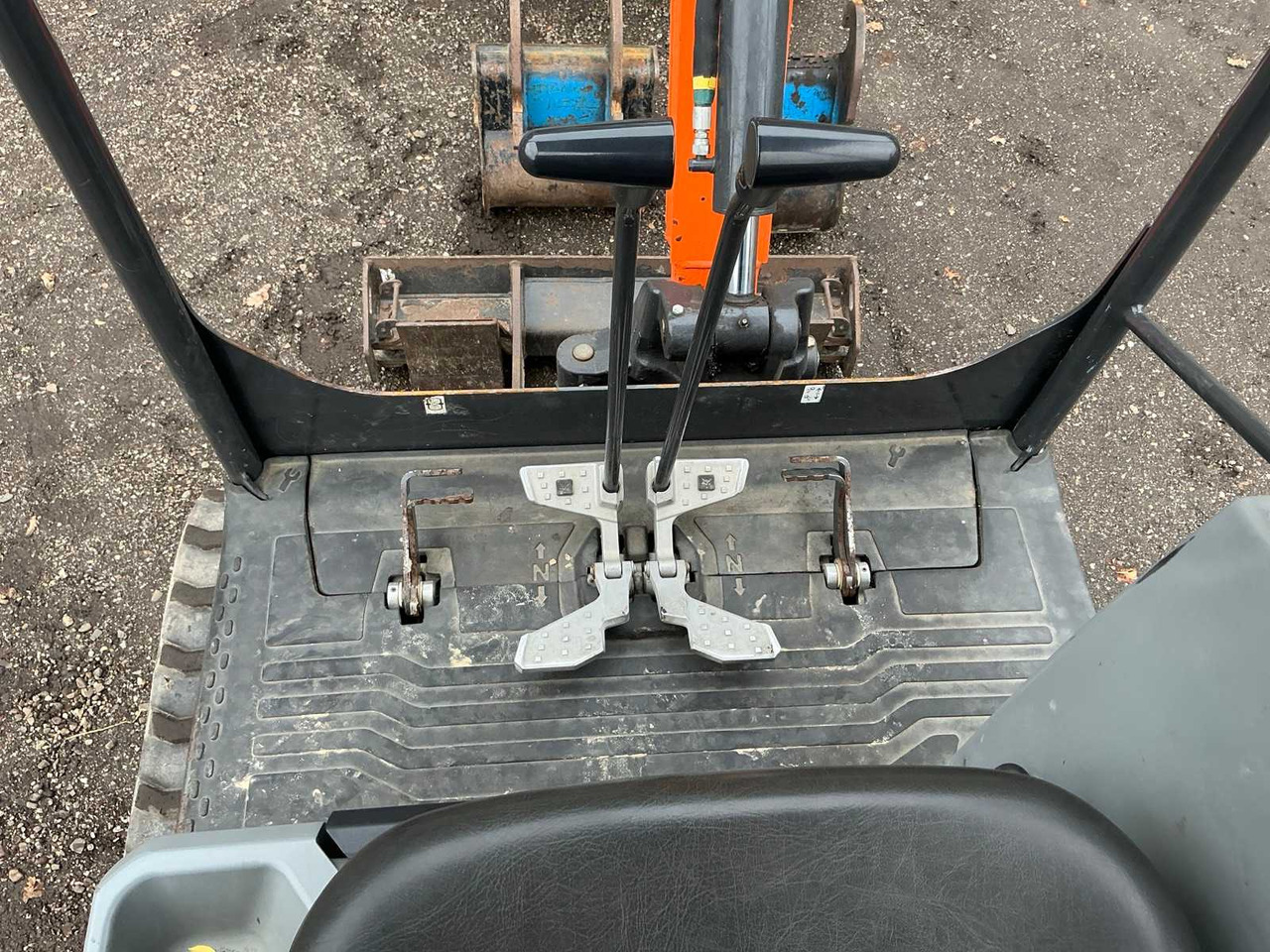 Mini excavator Doosan DX17Z: picture 27