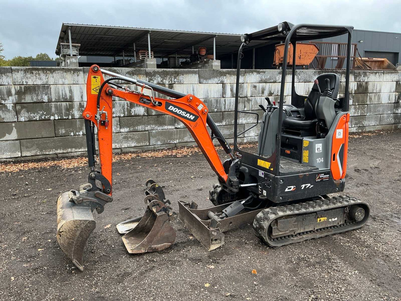 Doosan DX17Z - Mini excavator: picture 1 Doosan DX17Z - Mini excavator: picture 1