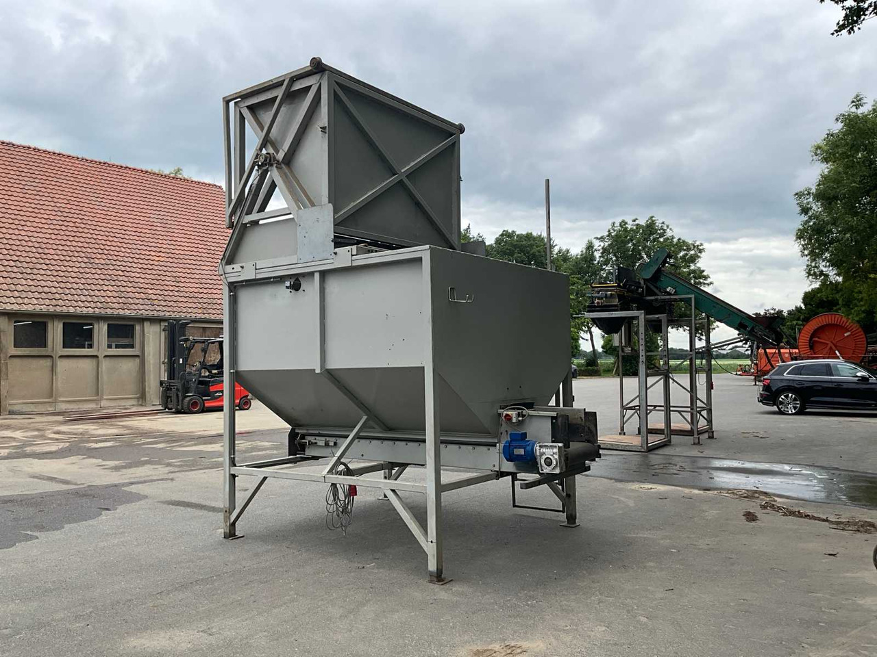 Dosing bunker with tipper - Potato equipment: picture 5 Dosing bunker with tipper - Potato equipment: picture 5
