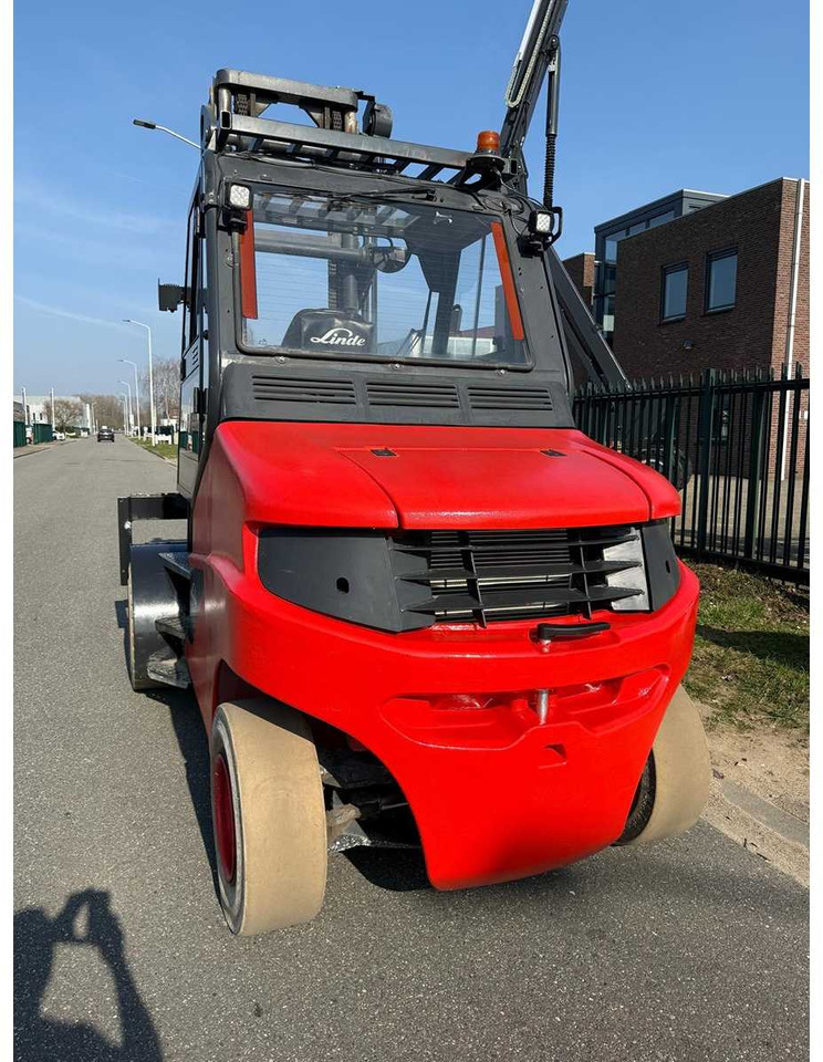 ELECTRIC LINDE E80-01/900 BATTERY 2020 - 4.5M FORK POSITIONER, SIDE-SHIFT - FORKLIFT YEAR OF MANUFACTURE 2017 - Forklift: picture 5 ELECTRIC LINDE E80-01/900 BATTERY 2020 - 4.5M FORK POSITIONER, SIDE-SHIFT - FORKLIFT YEAR OF MANUFACTURE 2017 - Forklift: picture 5