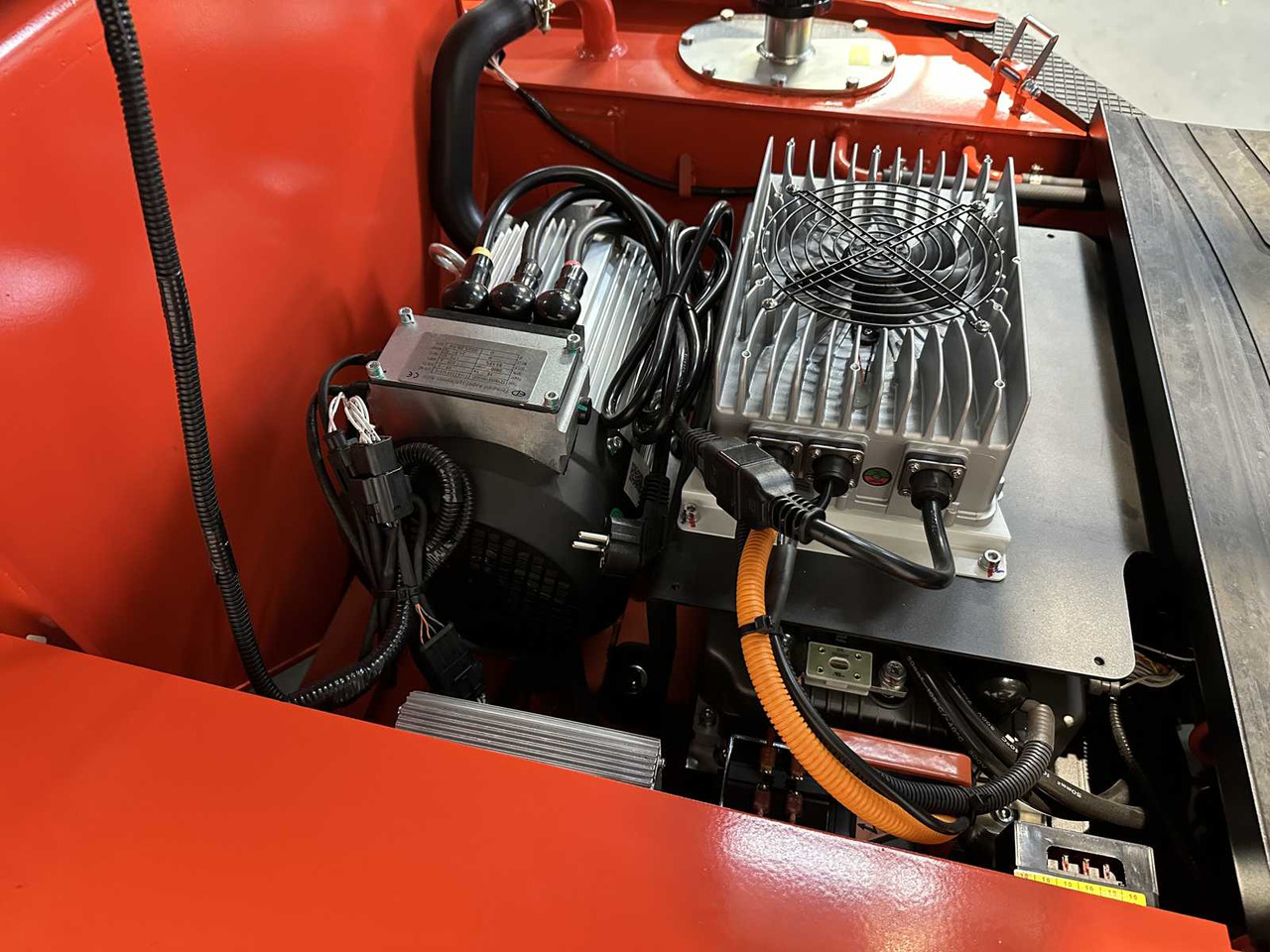 Forklift EP - EFL 252 X - FORK POSITIONER, SIDESHIFT, TRIPLEX, FORKLIFT 2025: picture 11 Forklift EP - EFL 252 X - FORK POSITIONER, SIDESHIFT, TRIPLEX, FORKLIFT 2025: picture 11