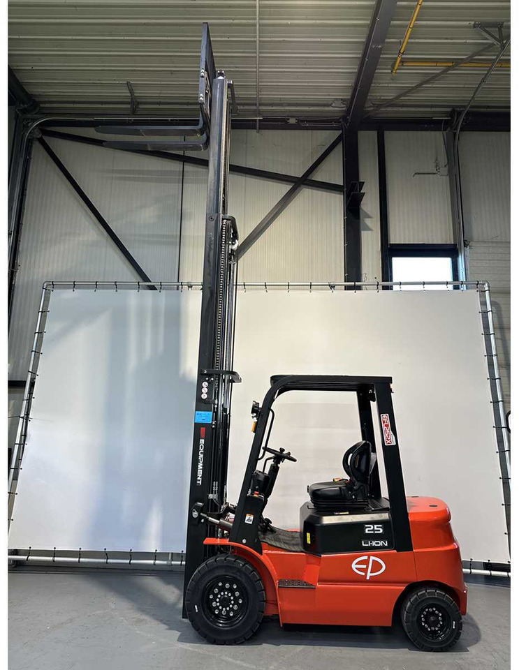 Forklift EP - EFL 252 X - FORK POSITIONER, SIDESHIFT, TRIPLEX, FORKLIFT 2025: picture 6 Forklift EP - EFL 252 X - FORK POSITIONER, SIDESHIFT, TRIPLEX, FORKLIFT 2025: picture 6