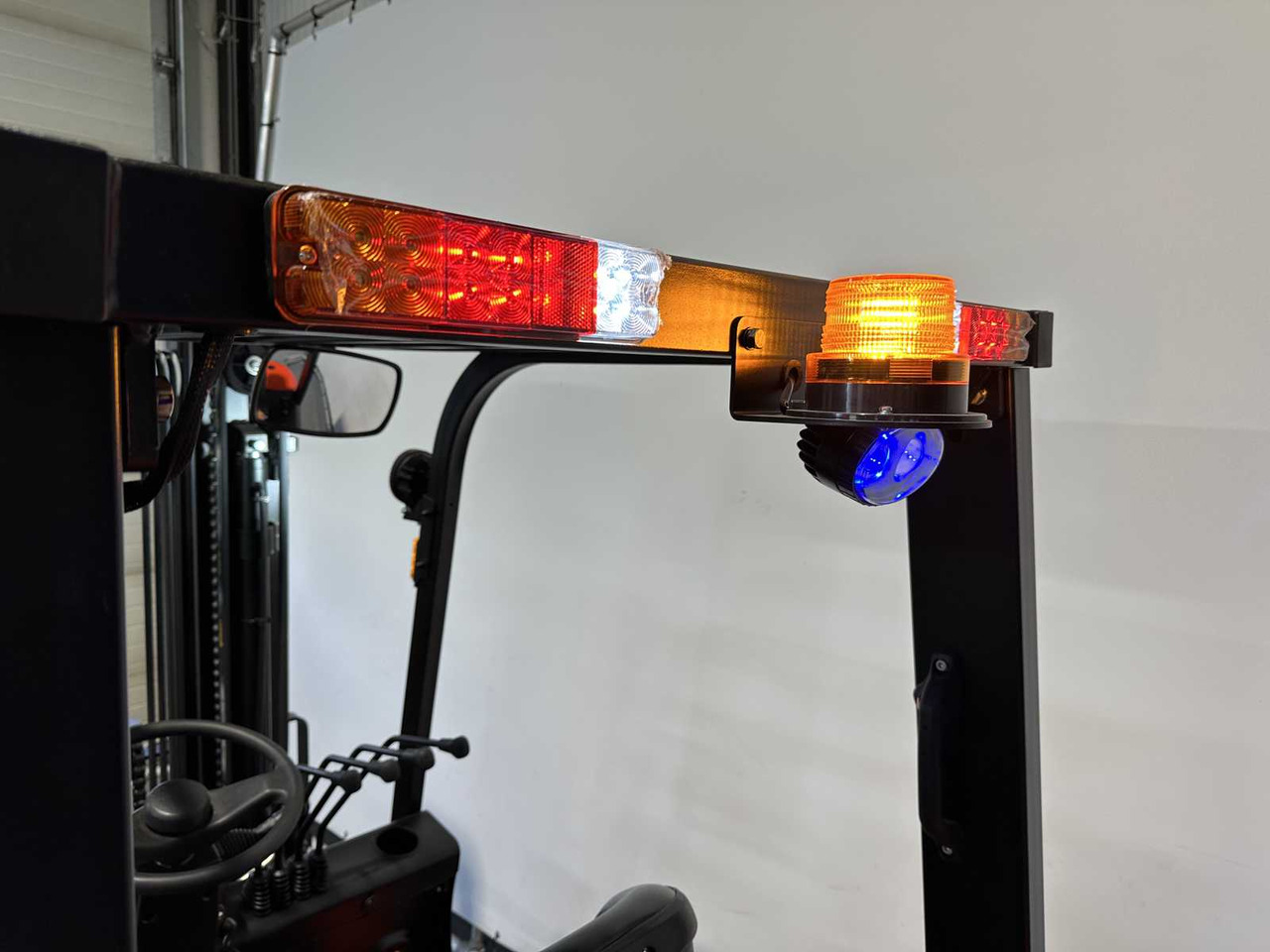 Forklift EP - EFL 252 X - FORK POSITIONER, SIDESHIFT, TRIPLEX, FORKLIFT 2025: picture 27 Forklift EP - EFL 252 X - FORK POSITIONER, SIDESHIFT, TRIPLEX, FORKLIFT 2025: picture 27