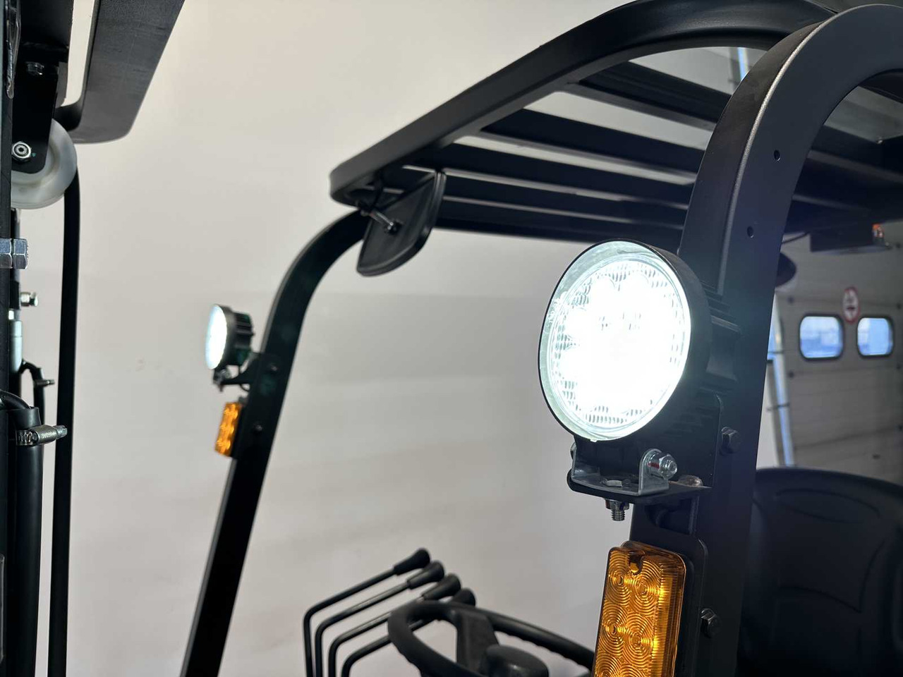 Forklift EP - EFL 252 X - FORK POSITIONER, SIDESHIFT, TRIPLEX, FORKLIFT 2025: picture 30 Forklift EP - EFL 252 X - FORK POSITIONER, SIDESHIFT, TRIPLEX, FORKLIFT 2025: picture 30