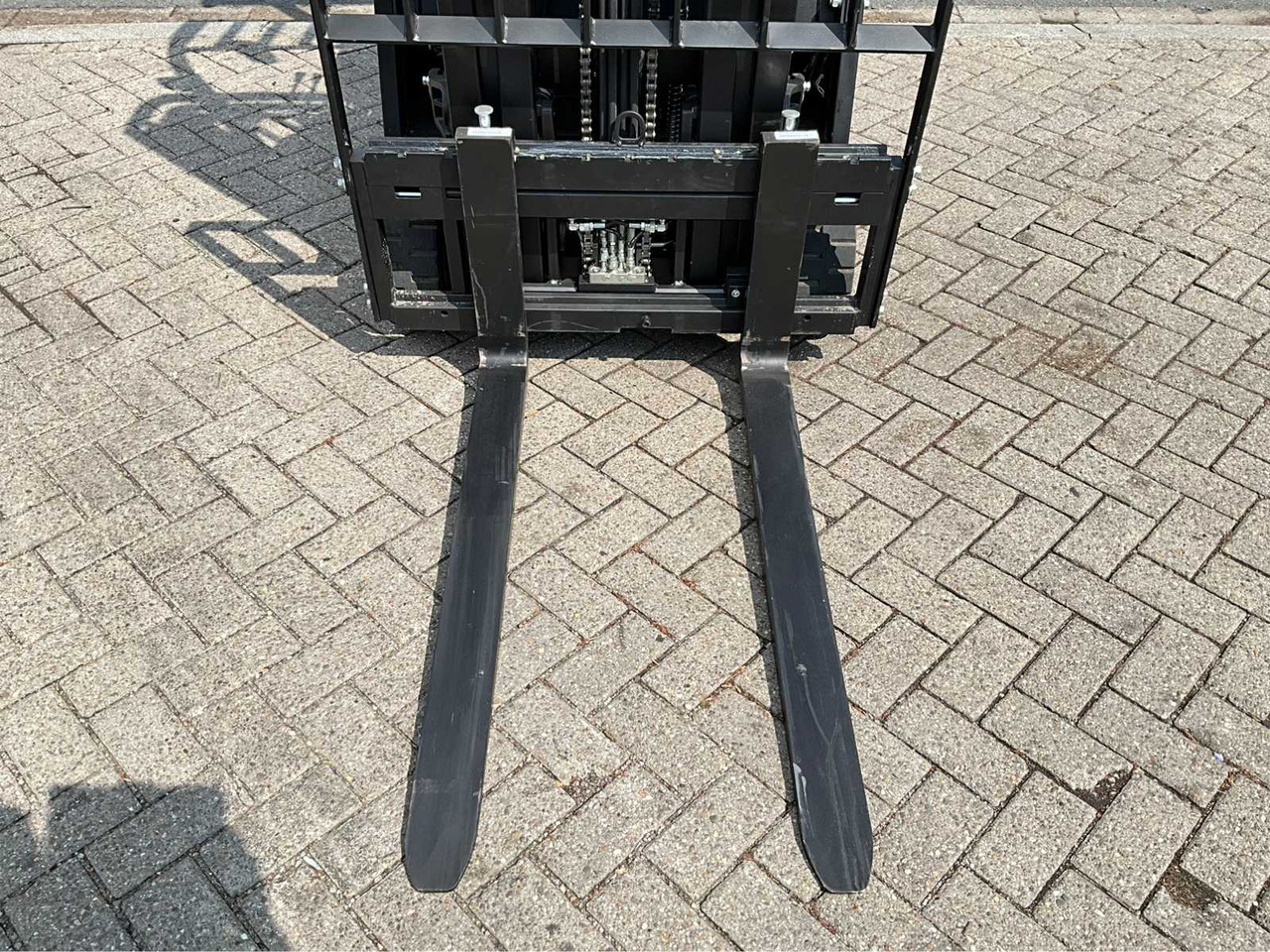 Forklift EP EFS 151 - 4.35 METER TRIPLEX, LI-ION, FREE-LIFT, SIDE-SHIFT - FORKLIFT: picture 11