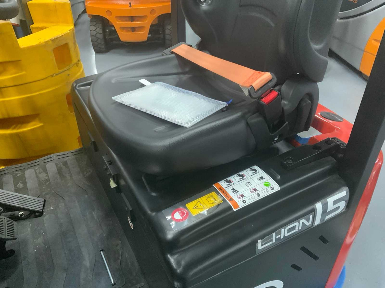 Forklift EP EFS 151 - 4.35 METER TRIPLEX, LI-ION, FREE-LIFT, SIDE-SHIFT - FORKLIFT: picture 28