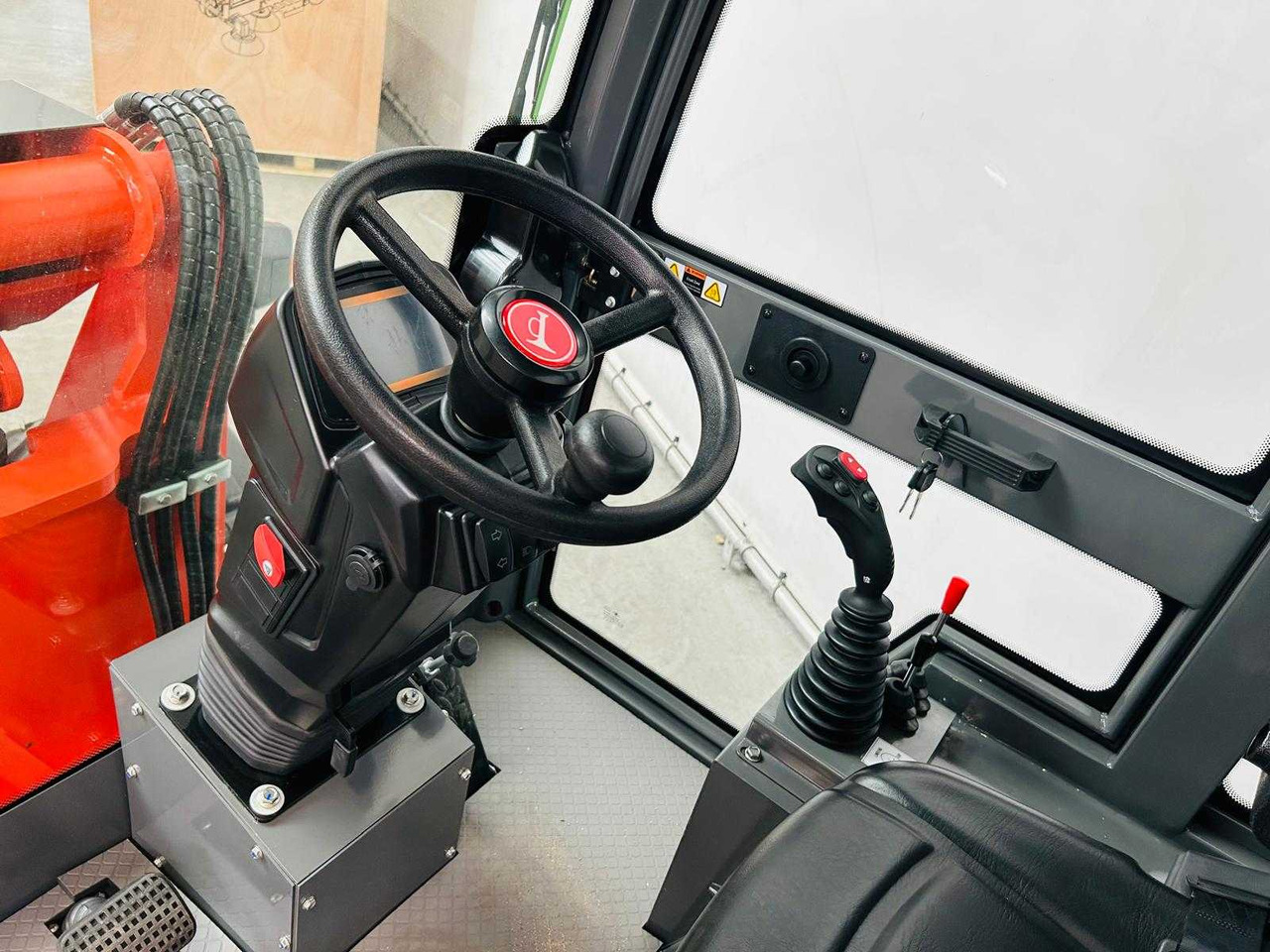 Wheel loader EVERUN - 2025 - ER1000 - TELESCOPIC ARTICULATED WHEEL LOADER KUBOTA EURO5: picture 17 Wheel loader EVERUN - 2025 - ER1000 - TELESCOPIC ARTICULATED WHEEL LOADER KUBOTA EURO5: picture 17