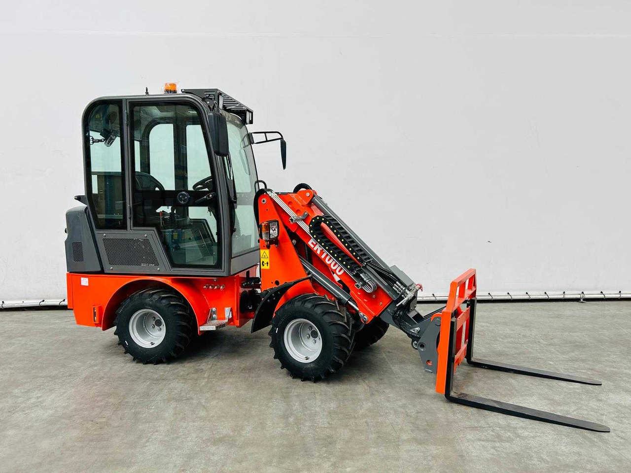 Wheel loader EVERUN - 2025 - ER1000 - TELESCOPIC ARTICULATED WHEEL LOADER KUBOTA EURO5: picture 6 Wheel loader EVERUN - 2025 - ER1000 - TELESCOPIC ARTICULATED WHEEL LOADER KUBOTA EURO5: picture 6