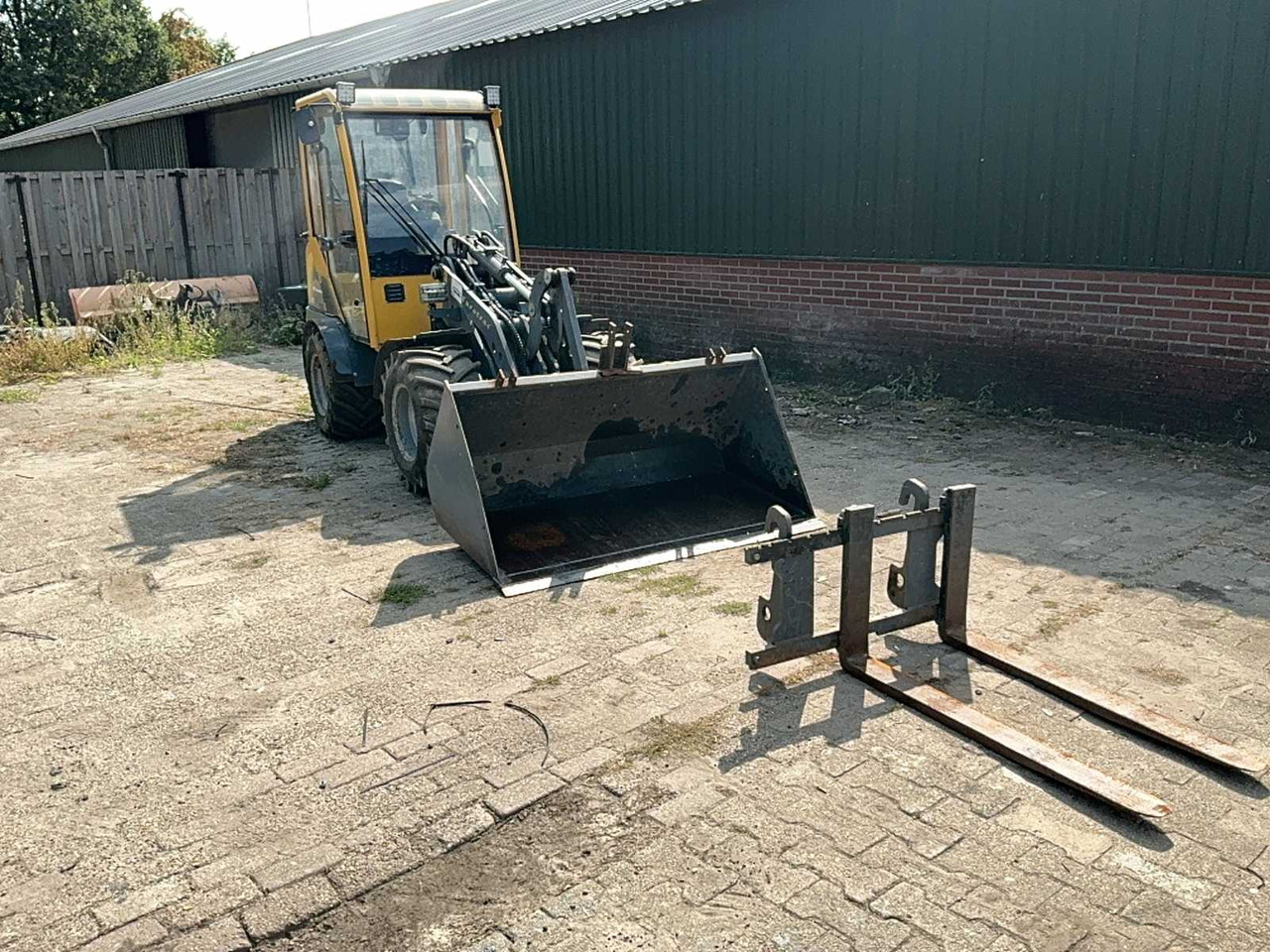 Eurotrac 8207W121CS - Wheel loader: picture 3 Eurotrac 8207W121CS - Wheel loader: picture 3