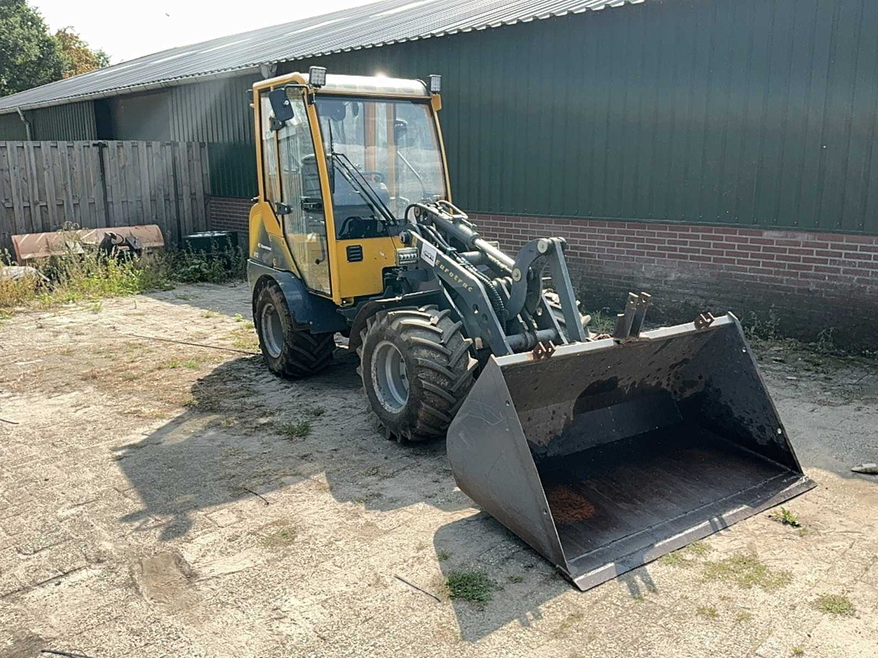 Eurotrac 8207W121CS - Wheel loader: picture 4 Eurotrac 8207W121CS - Wheel loader: picture 4