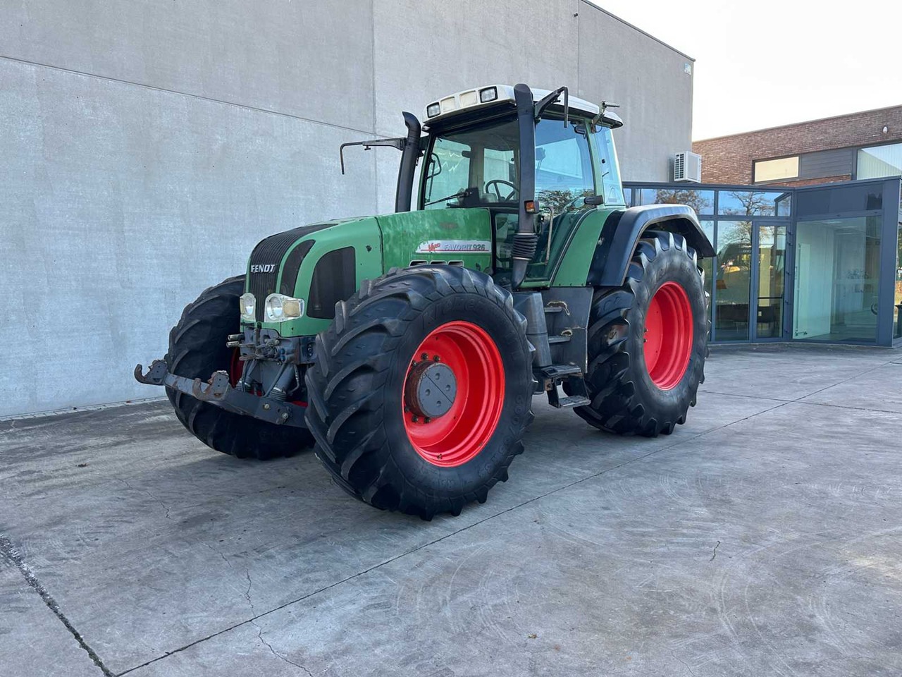 FENDT - 2002 - 926 - FOUR-WHEEL DRIVE AGRICULTURAL TRACTOR - Farm tractor: picture 1 FENDT - 2002 - 926 - FOUR-WHEEL DRIVE AGRICULTURAL TRACTOR - Farm tractor: picture 1
