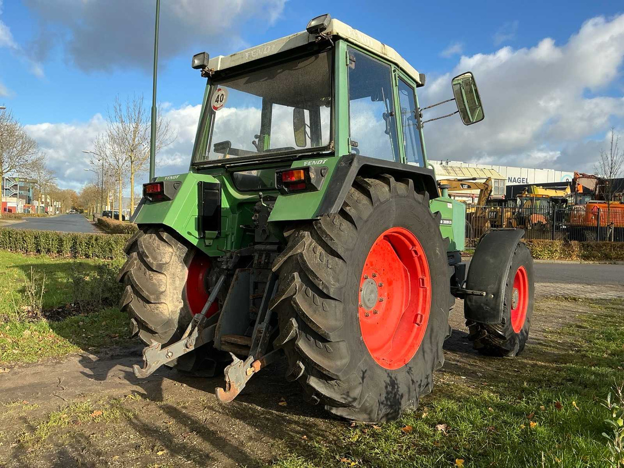 FENDT FARMER 309 LSA TURBOMATIK FOUR-WHEEL DRIVE AGRICULTURAL TRACTOR - Farm tractor: picture 5 FENDT FARMER 309 LSA TURBOMATIK FOUR-WHEEL DRIVE AGRICULTURAL TRACTOR - Farm tractor: picture 5