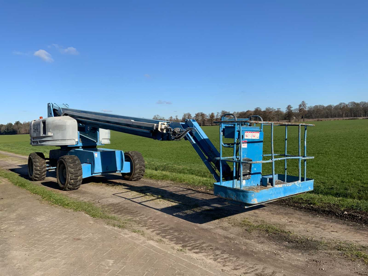 Genie S-65 4WD - Aerial platform: picture 2 Genie S-65 4WD - Aerial platform: picture 2