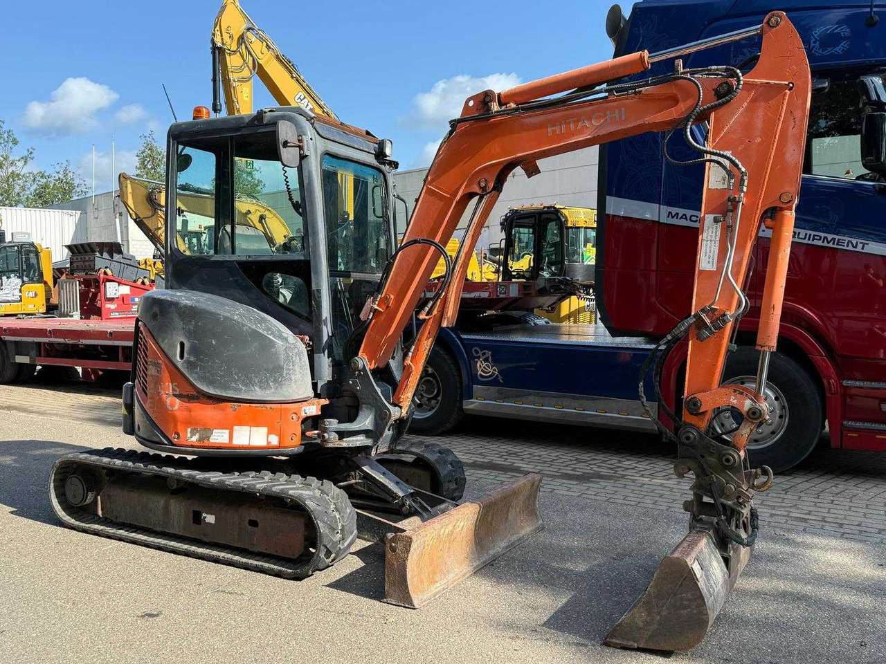 Hitachi ZX30U-2 CLR - Mini excavator: picture 4 Hitachi ZX30U-2 CLR - Mini excavator: picture 4