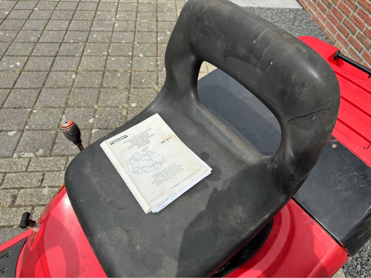 Honda HF1211 - Garden mower: picture 3 Honda HF1211 - Garden mower: picture 3