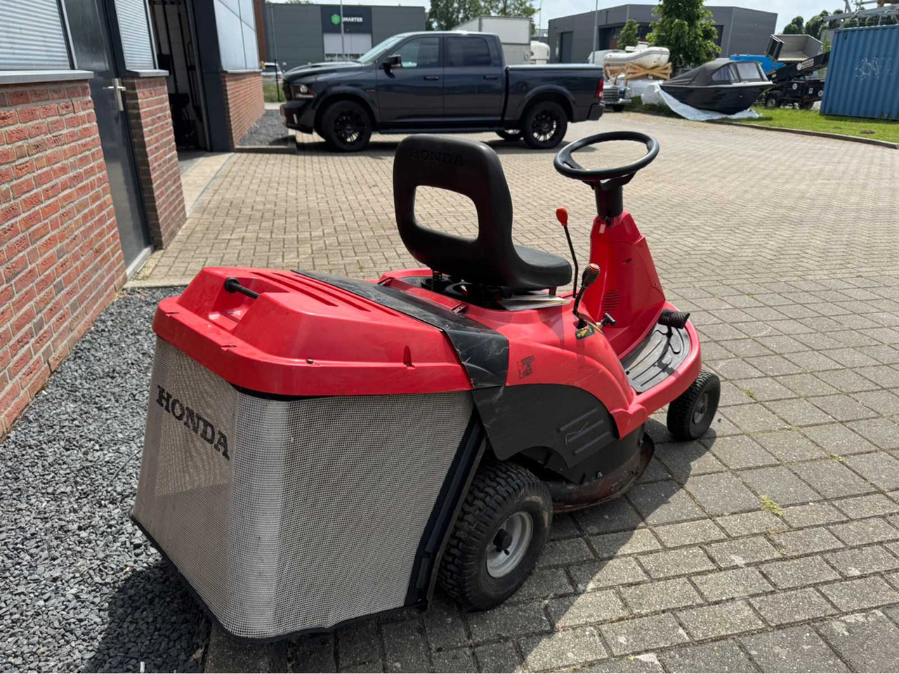 Honda HF1211 - Garden mower: picture 4 Honda HF1211 - Garden mower: picture 4