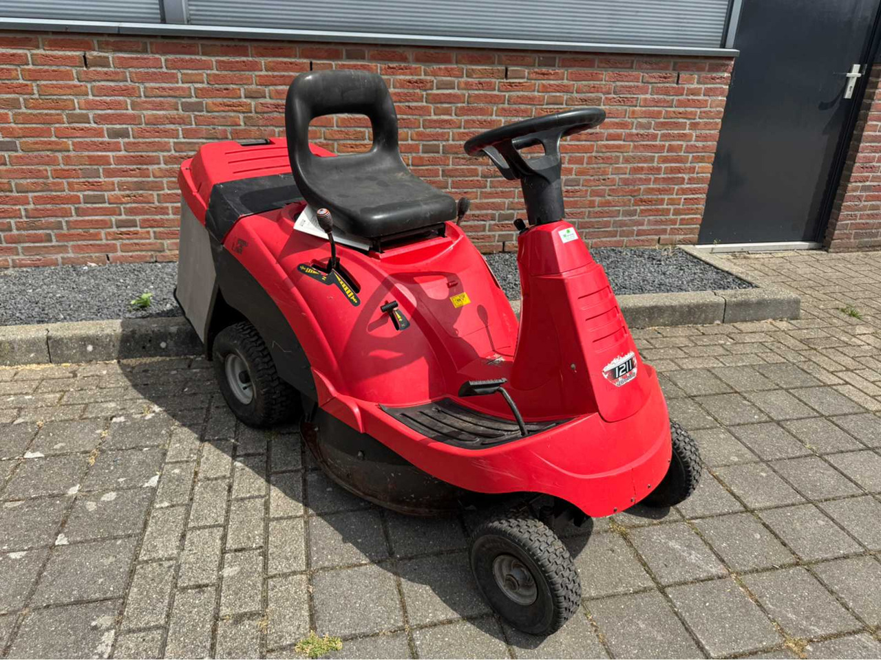 Honda HF1211 - Garden mower: picture 2 Honda HF1211 - Garden mower: picture 2