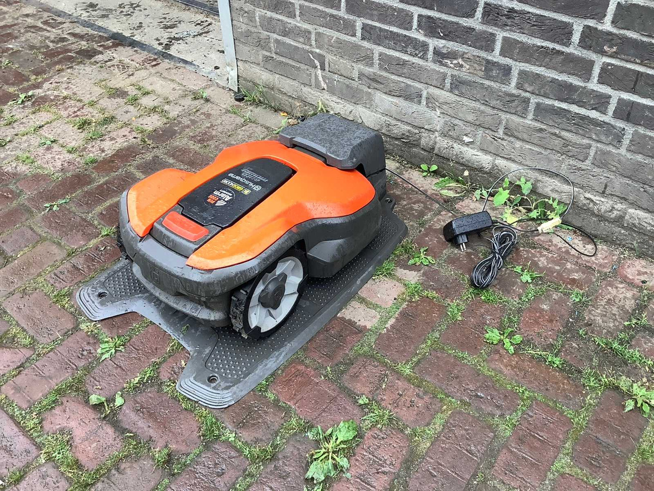 Husqvarna 305 - Garden mower: picture 1 Husqvarna 305 - Garden mower: picture 1