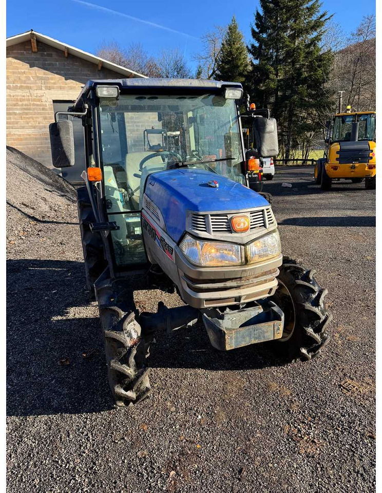 ISEKI - 2012 - AT340 - 4WD AGRICULTURAL TRACTOR - Farm tractor: picture 2 ISEKI - 2012 - AT340 - 4WD AGRICULTURAL TRACTOR - Farm tractor: picture 2