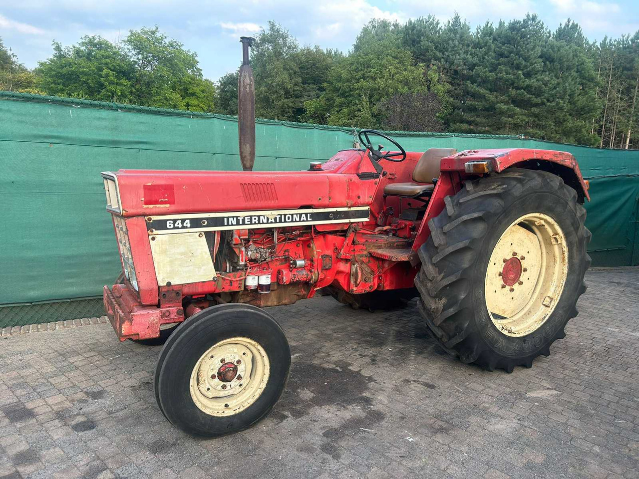 International Harvester 644F - Farm tractor: picture 1 International Harvester 644F - Farm tractor: picture 1